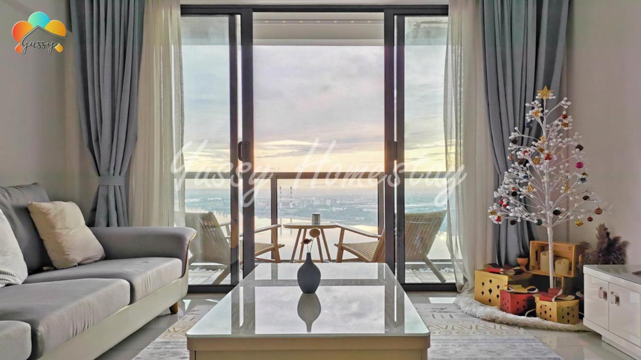 Yussy 2 Bedroom Sea View Condo At R&F Princess Cove Johor Bahru Luaran gambar