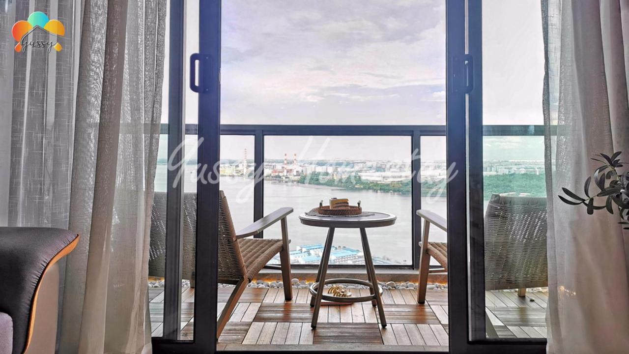 Yussy 2 Bedroom Sea View Condo At R&F Princess Cove Johor Bahru Luaran gambar