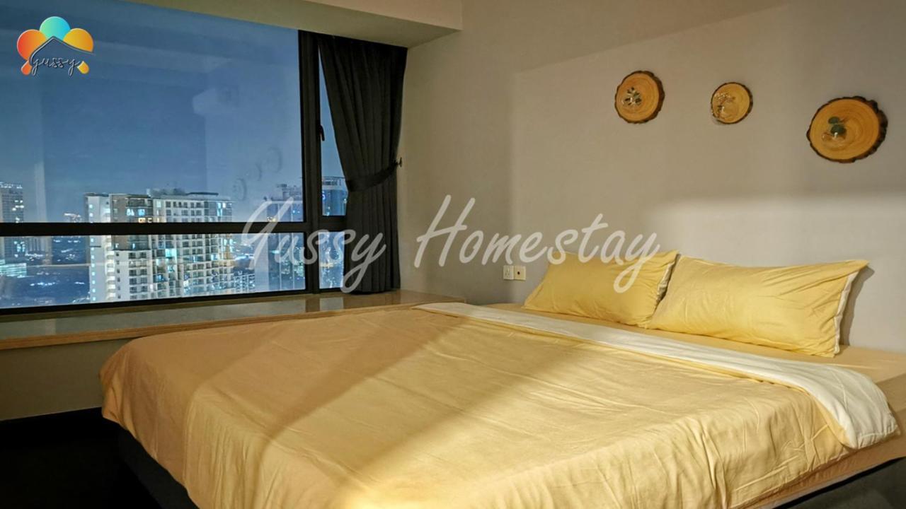 Yussy 2 Bedroom Sea View Condo At R&F Princess Cove Johor Bahru Luaran gambar