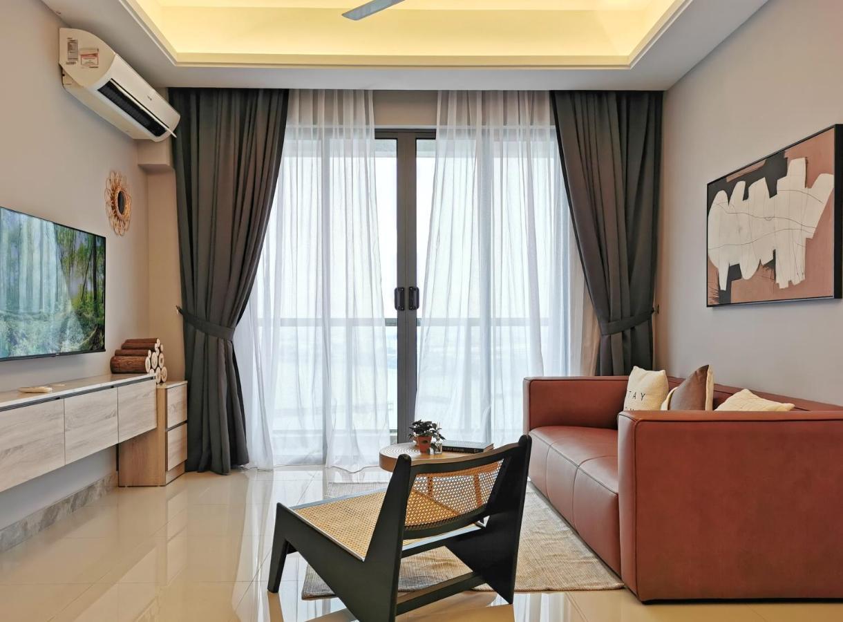 Yussy 2 Bedroom Sea View Condo At R&F Princess Cove Johor Bahru Luaran gambar